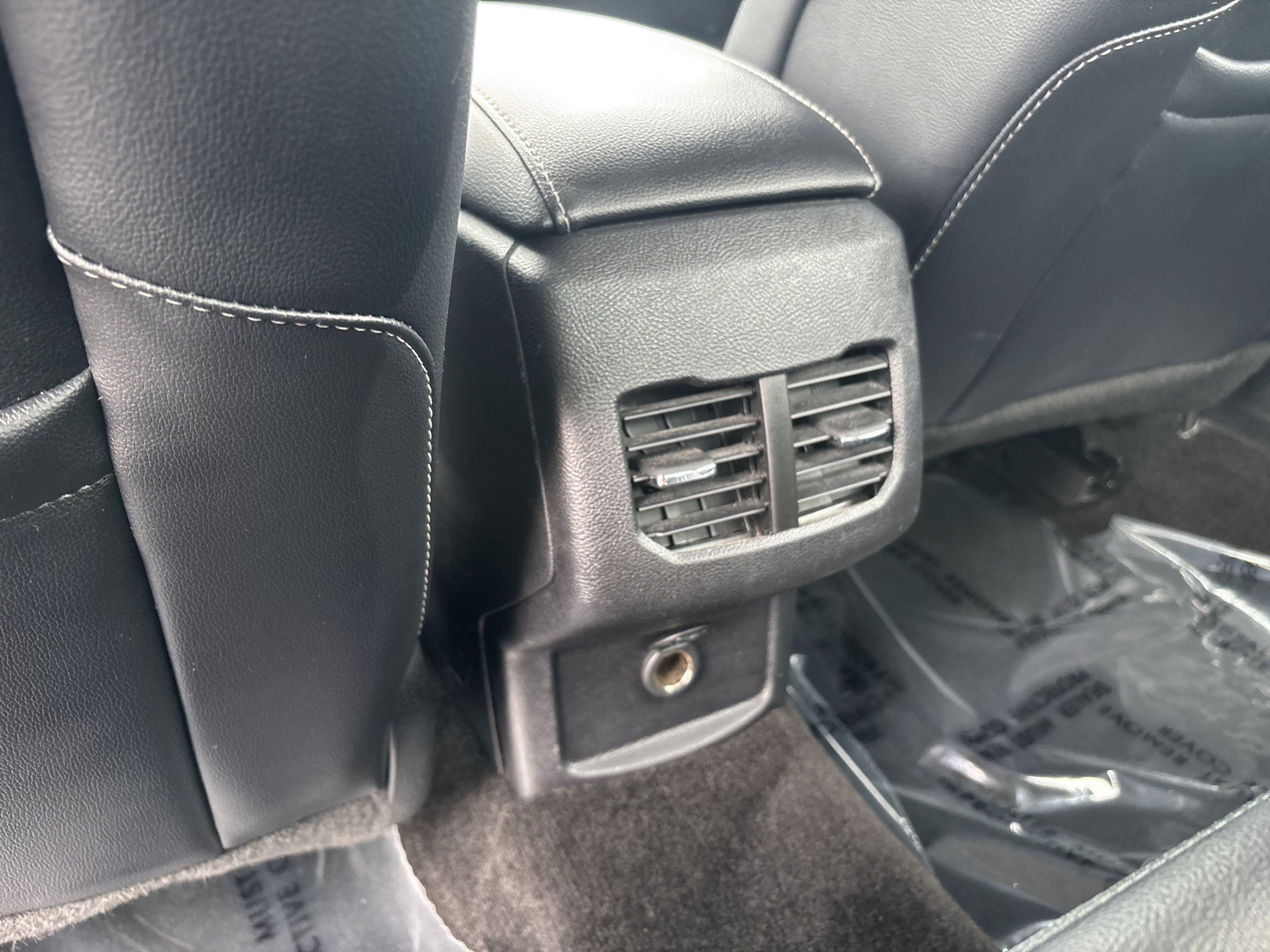 Used 2018 Ford Fusion SE w/ Fusion SE Technology Package FWD image 26