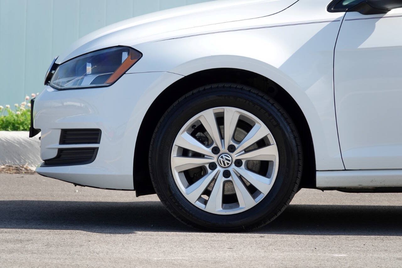 Used 2015 Volkswagen Golf TDI S FWD image 11