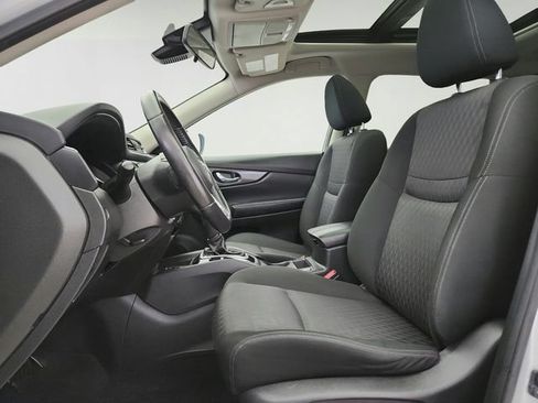 Used 2019 Nissan Rogue SV w/ Sun & Sound Touring Package AWD/4WD image 10