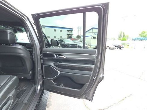 Used 2023 Jeep Wagoneer Series II AWD/4WD image 27