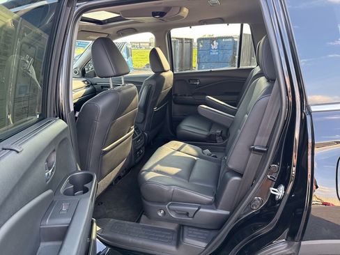 Certified 2022 Honda Pilot Touring image 35