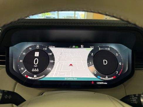 Used 2023 Land Rover Range Rover SE image 16