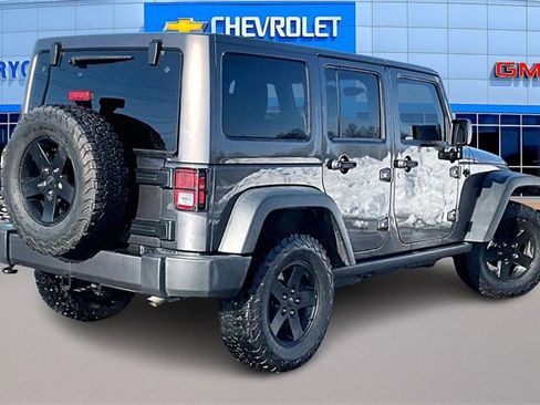 Used 2017 Jeep Wrangler Unlimited Freedom Edition image 5