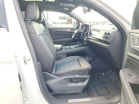 New 2026 Volkswagen Atlas Cross Sport SEL Premium R-Line AWD/4WD image 17