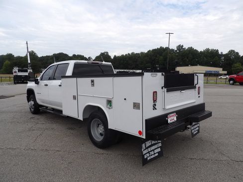 Used 2024 Chevrolet Silverado 3500 W/T w/ Snow Plow Prep Package AWD/4WD image 4