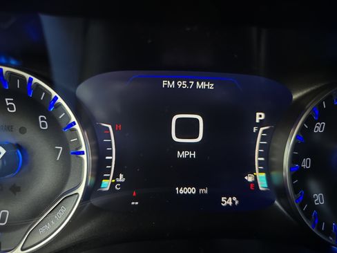 Used 2021 Chrysler Pacifica Touring-L w/ S Appearance Package image 24