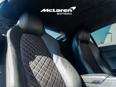 Used 2018 Audi R8 V10 w/ Premium Package image 12