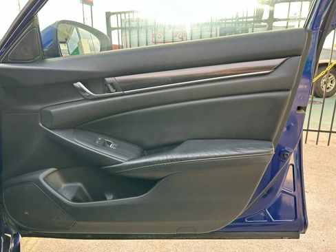 Used 2018 Honda Accord Sport image 15