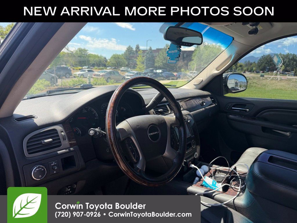 Used 2013 GMC Yukon Denali AWD/4WD image 11