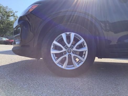 Used 2017 Nissan Rogue SV AWD/4WD image 35