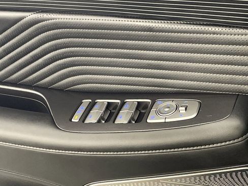 Used 2024 Hyundai Palisade Calligraphy image 18