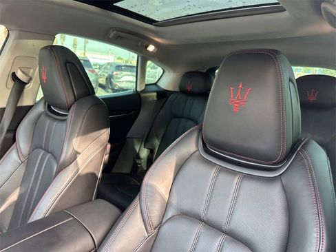 Used 2018 Maserati Levante S GranSport image 22