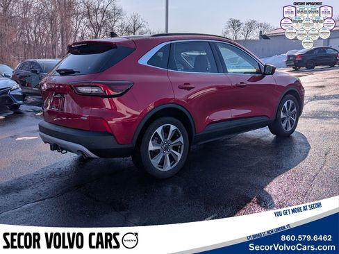 Used 2024 Ford Escape Platinum w/ Premium Technology Package image 3