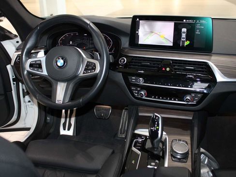 Certified 2022 BMW 530i w/ M Sport Package image 17