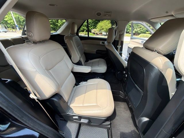 Used 2020 Ford Explorer XLT w/ Equipment Group 202A AWD/4WD image 27