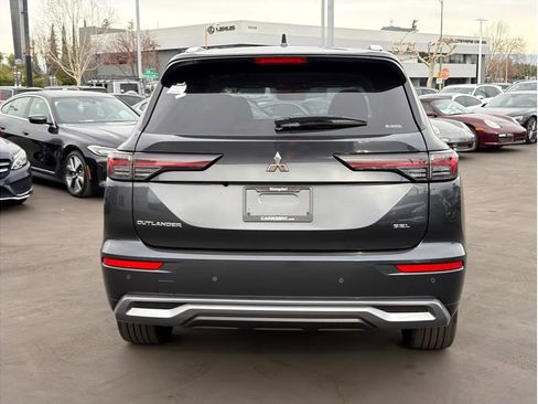 Used 2025 Mitsubishi Outlander SEL image 6