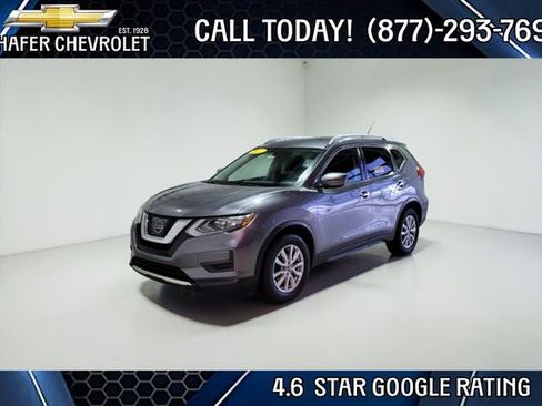 Used 2017 Nissan Rogue SV image 1