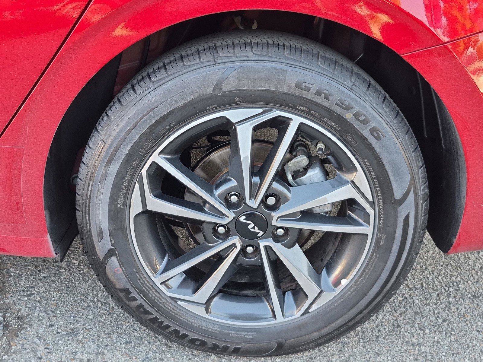 Used 2024 Kia Forte LXS w/ LXS Technology Package FWD image 14