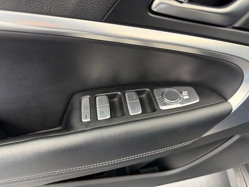 Used 2023 Genesis G70 2.0T AWD/4WD image 21