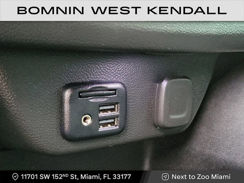 Used 2023 Chevrolet Traverse Premier image 19