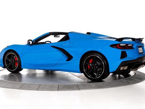 Used 2021 Chevrolet Corvette Stingray Convertible w/ Z51 Performance Package RWD image 3