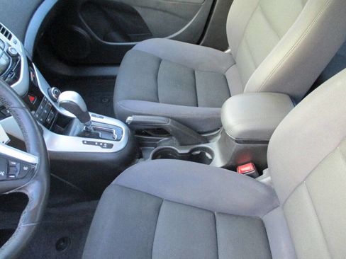 Used 2014 Chevrolet Cruze LT image 14