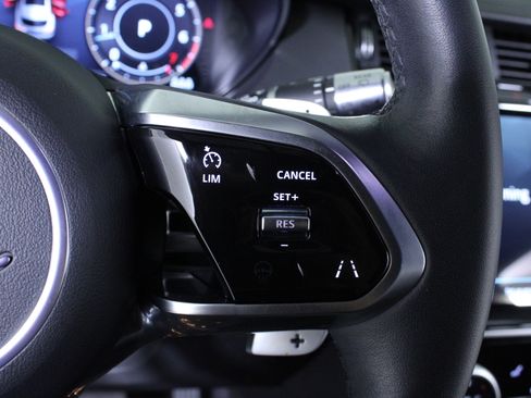 Used 2022 Jaguar E-PACE SE image 24