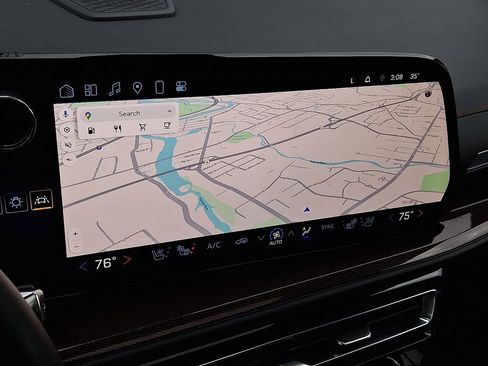 Used 2024 Chevrolet Traverse RS image 17