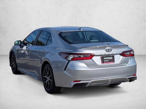 Used 2024 Toyota Camry SE FWD image 8