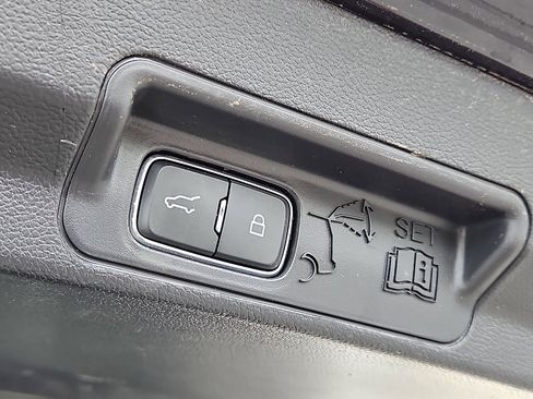 Certified 2022 Ford Explorer XLT w/ Equipment Group 202A image 29