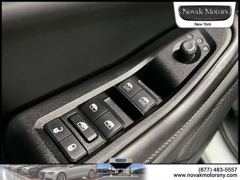 Used 2023 Jeep Grand Cherokee L Limited image 19