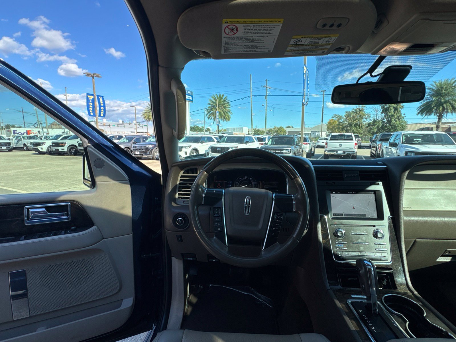 Used 2017 Lincoln Navigator Select RWD image 32