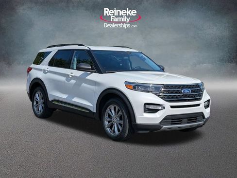Used 2023 Ford Explorer XLT w/ Equipment Group 202A AWD/4WD image 3