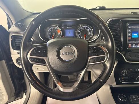 Used 2019 Jeep Cherokee Limited w/ Luxury Group AWD/4WD image 19