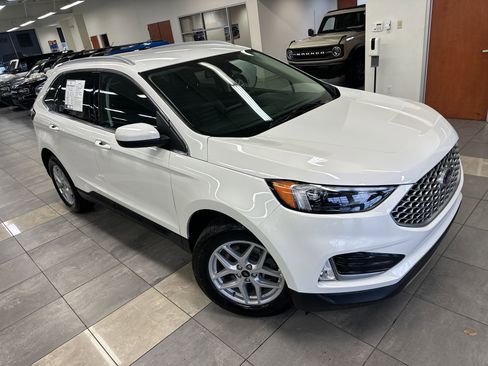 Used 2024 Ford Edge SEL w/ Convenience Package image 11