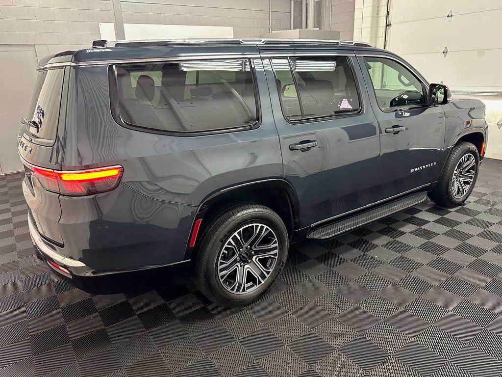 Used 2025 Jeep Wagoneer 4WD w/ Premium Group I image 10