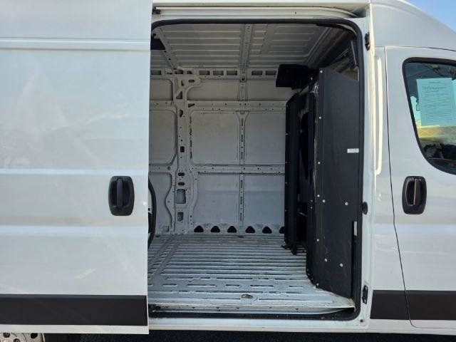 Used 2022 RAM ProMaster 2500 w/ Driver Convenience Group FWD image 32