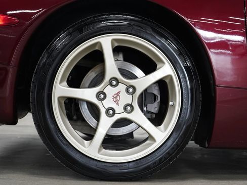 Used 2003 Chevrolet Corvette Convertible w/ Preferred Equipment Group1 RWD image 34