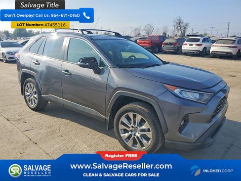 Used 2020 Toyota RAV4 XLE Premium image 5