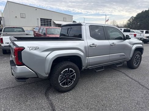 Used 2024 Toyota Tacoma TRD Sport image 8