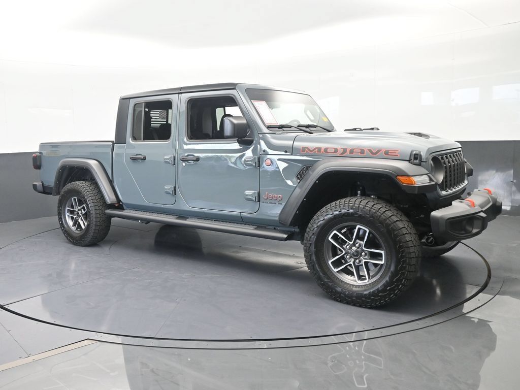 Used 2024 Jeep Gladiator Mojave AWD/4WD image 8