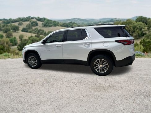 Used 2023 Chevrolet Traverse LT FWD image 6