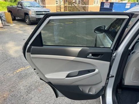 Used 2017 Hyundai Tucson Sport FWD image 18