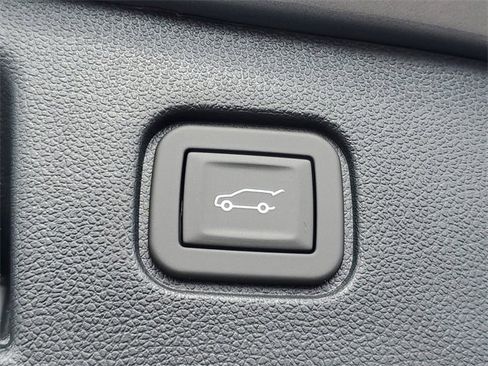 New 2025 Chevrolet Blazer EV RS image 13