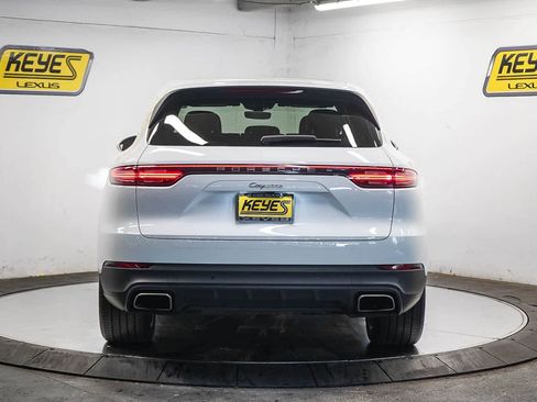Certified 2022 Porsche Cayenne AWD/4WD image 3