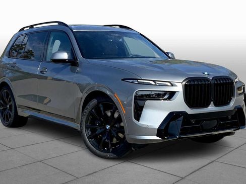 Used 2025 BMW X7 xDrive40i w/ M Sport Package AWD/4WD image 2