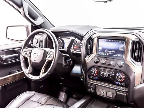 Used 2019 Chevrolet Silverado 1500 High Country w/ Technology Package AWD/4WD image 21