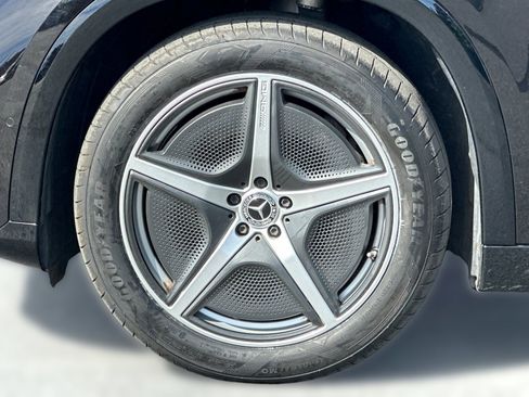 Used 2023 Mercedes-Benz EQS 580 4MATIC SUV image 11