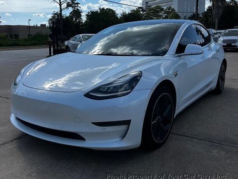 Used 2020 Tesla Model 3 Standard Range Plus RWD image 1