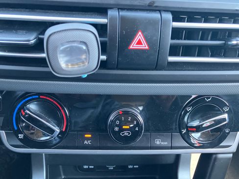 Used 2023 Kia Seltos LX image 21